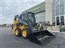 John Deere 2025 318G Skid Steers