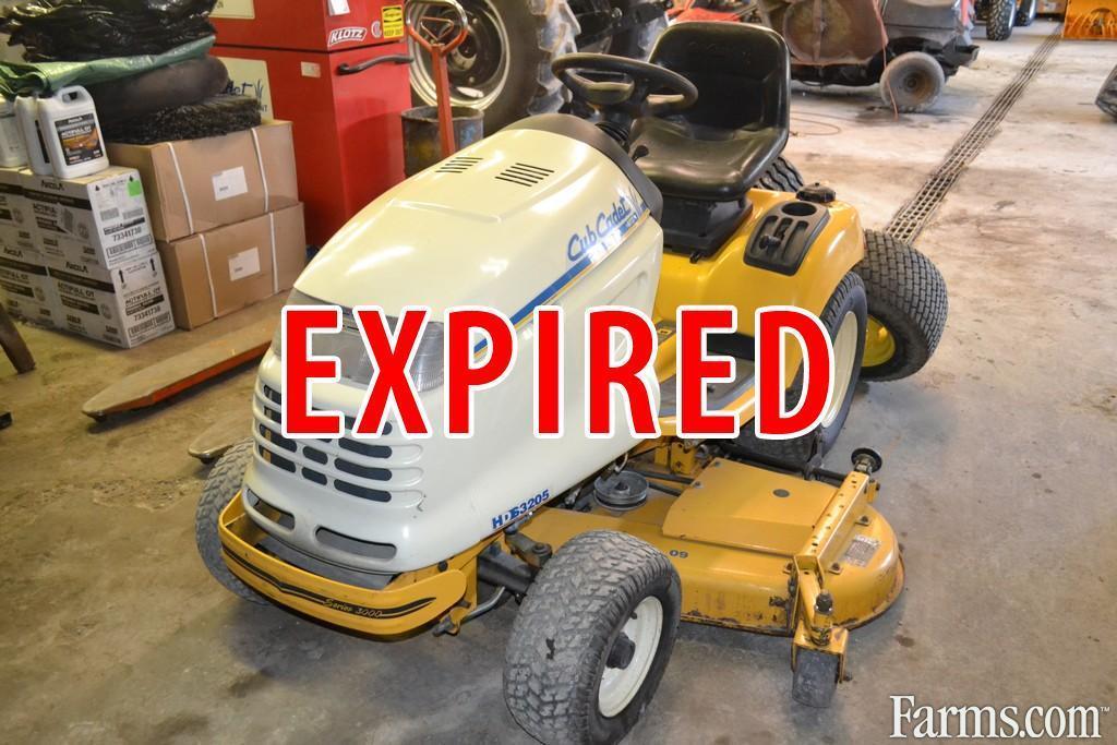 Cub Cadet 3205 lawn tractor for Sale