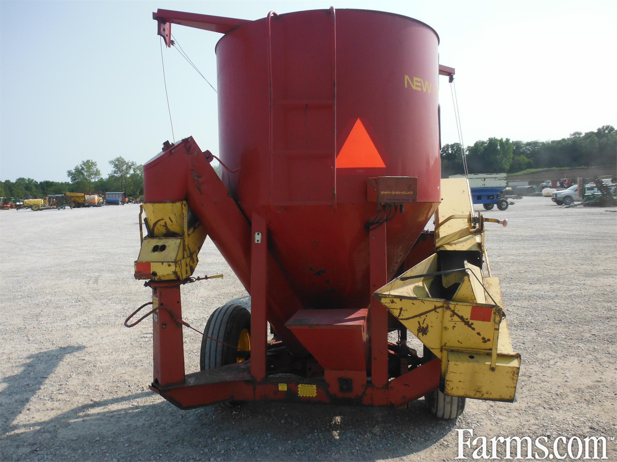 New Holland Feed Grinders / Mixers for Sale