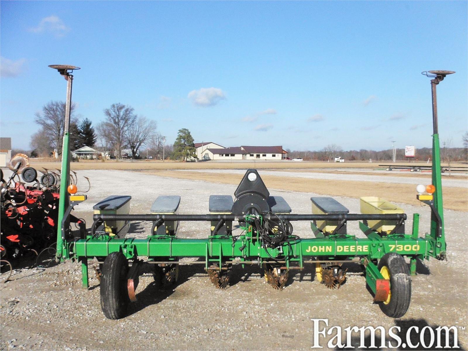 John Deere Planters for Sale