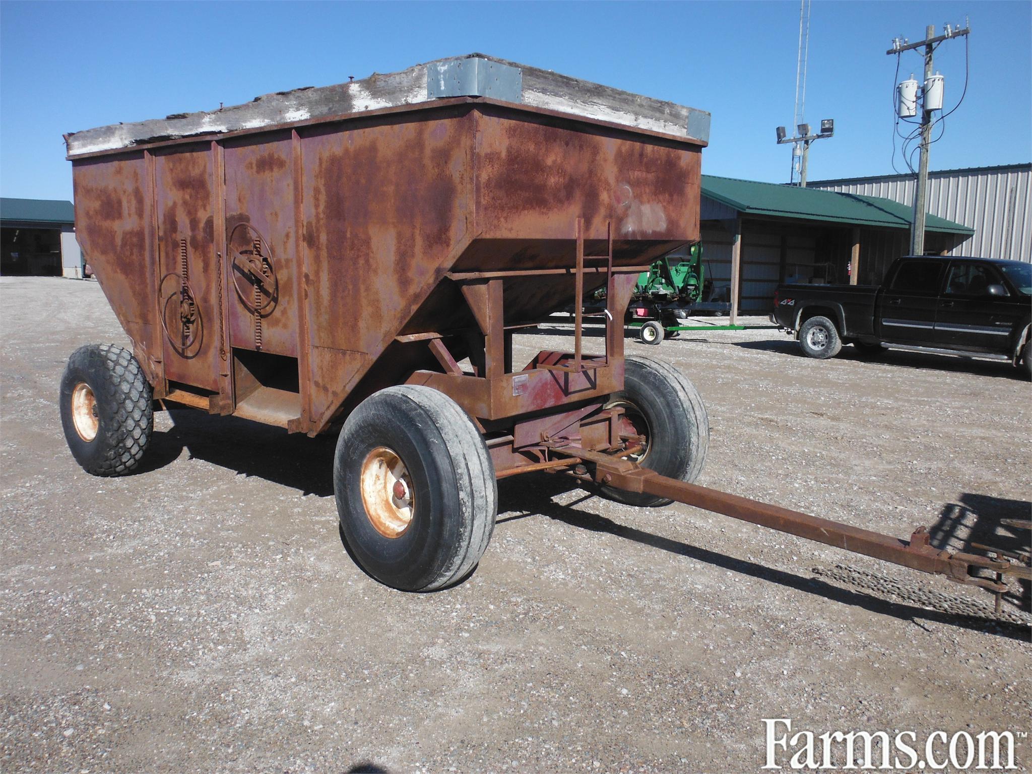 M&W Gravity Wagons for Sale