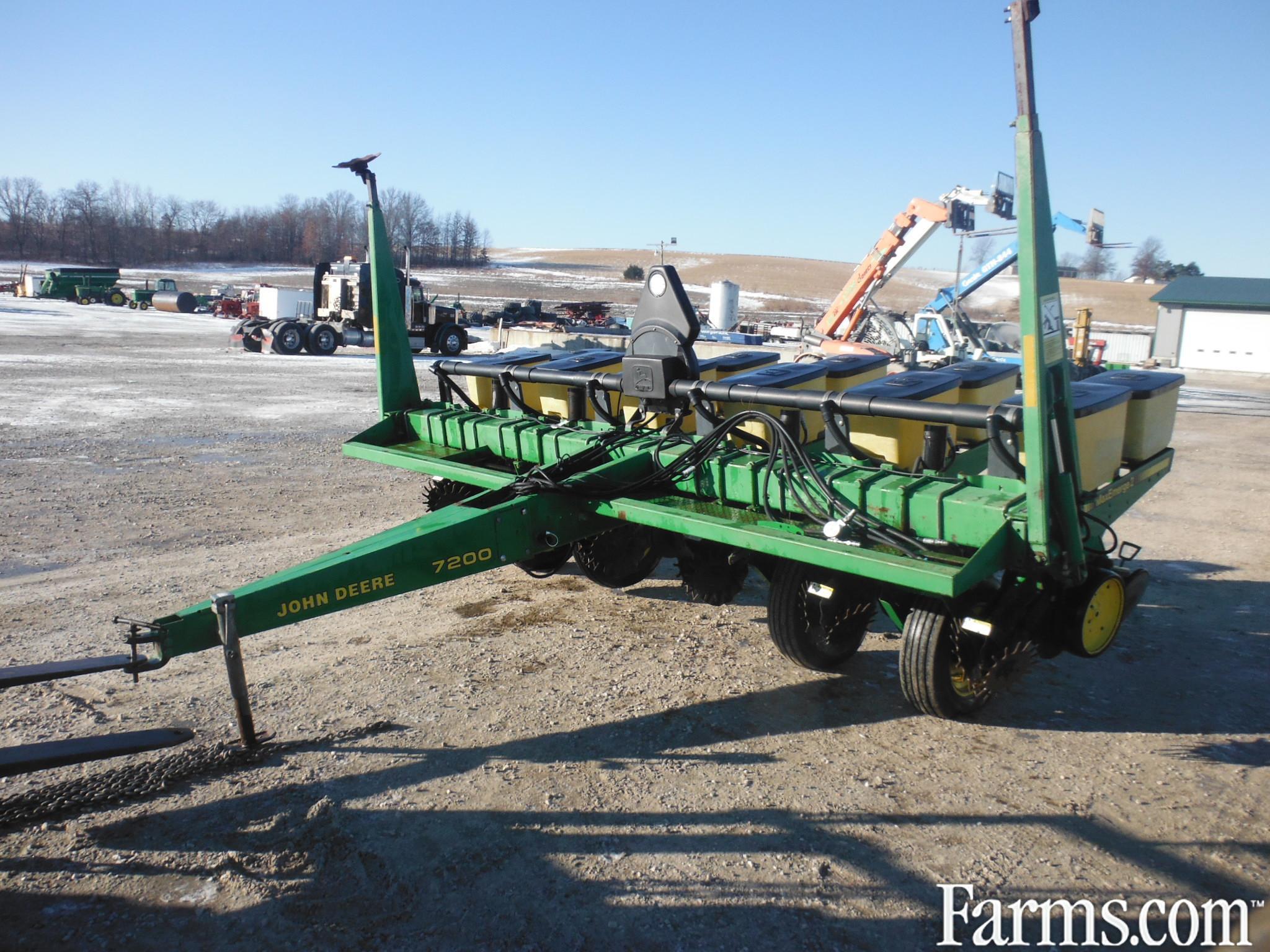 John Deere Planters for Sale