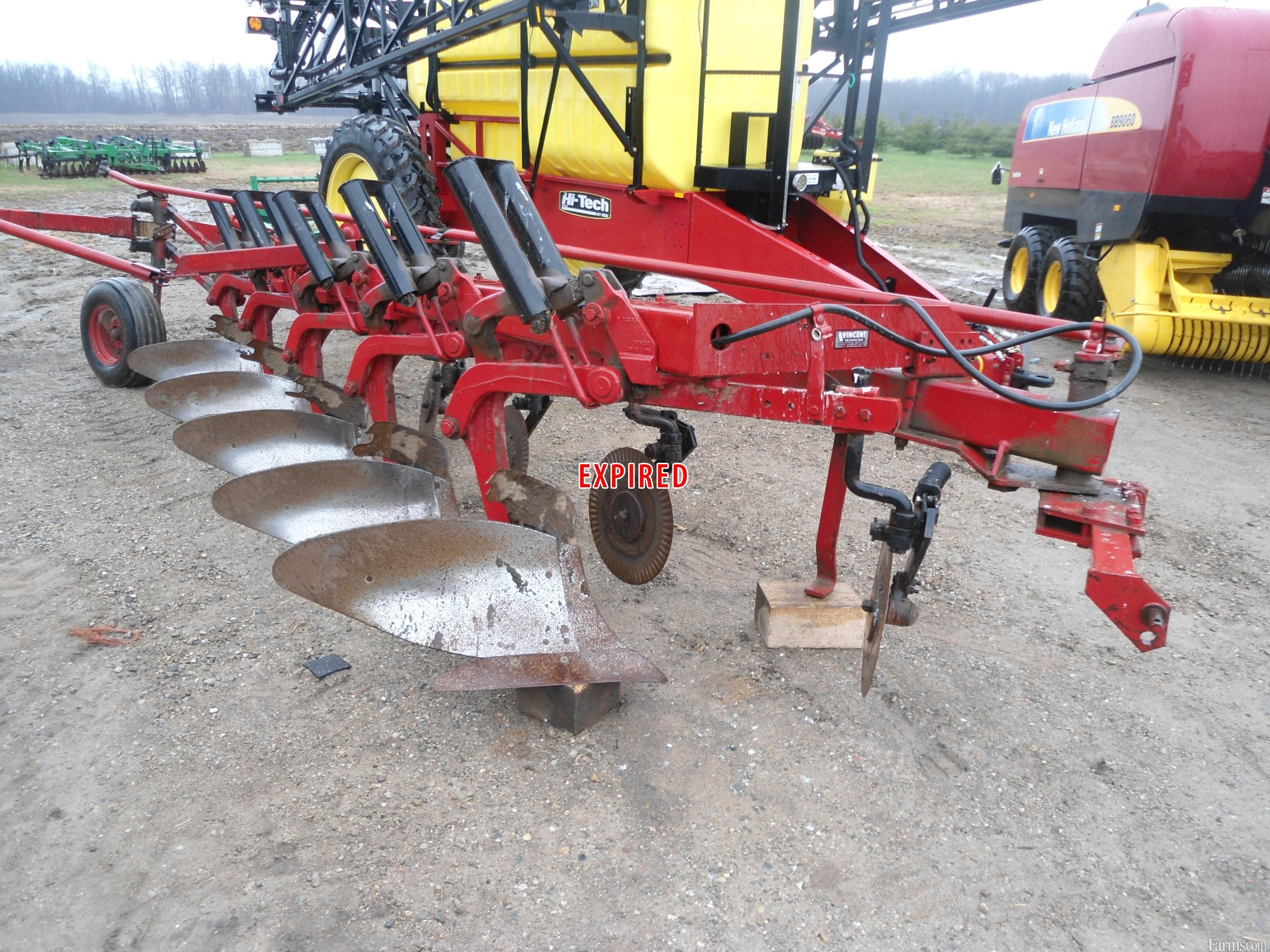 International 720 Plow for Sale