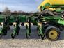 John Deere 2011 DB80 Planters