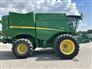 John Deere 2015 S680 Combines