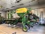 John Deere 2022 1775NT Planters