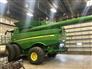 John Deere 2017 S680 Combines
