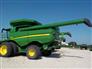 John Deere 2013 S680 Combines