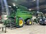 John Deere 2015 S680 Combines