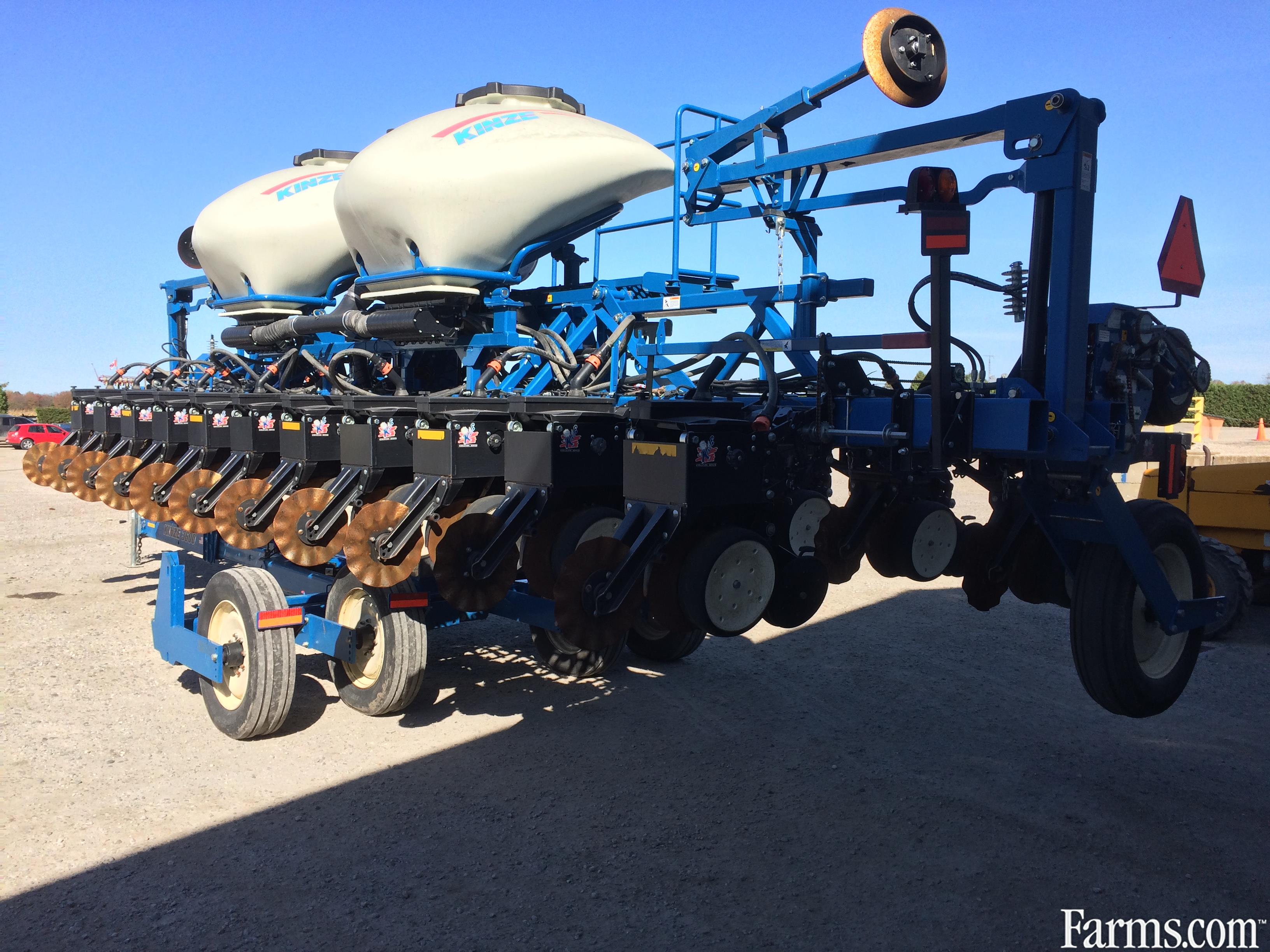 Kinze 3600Mech Planters for Sale