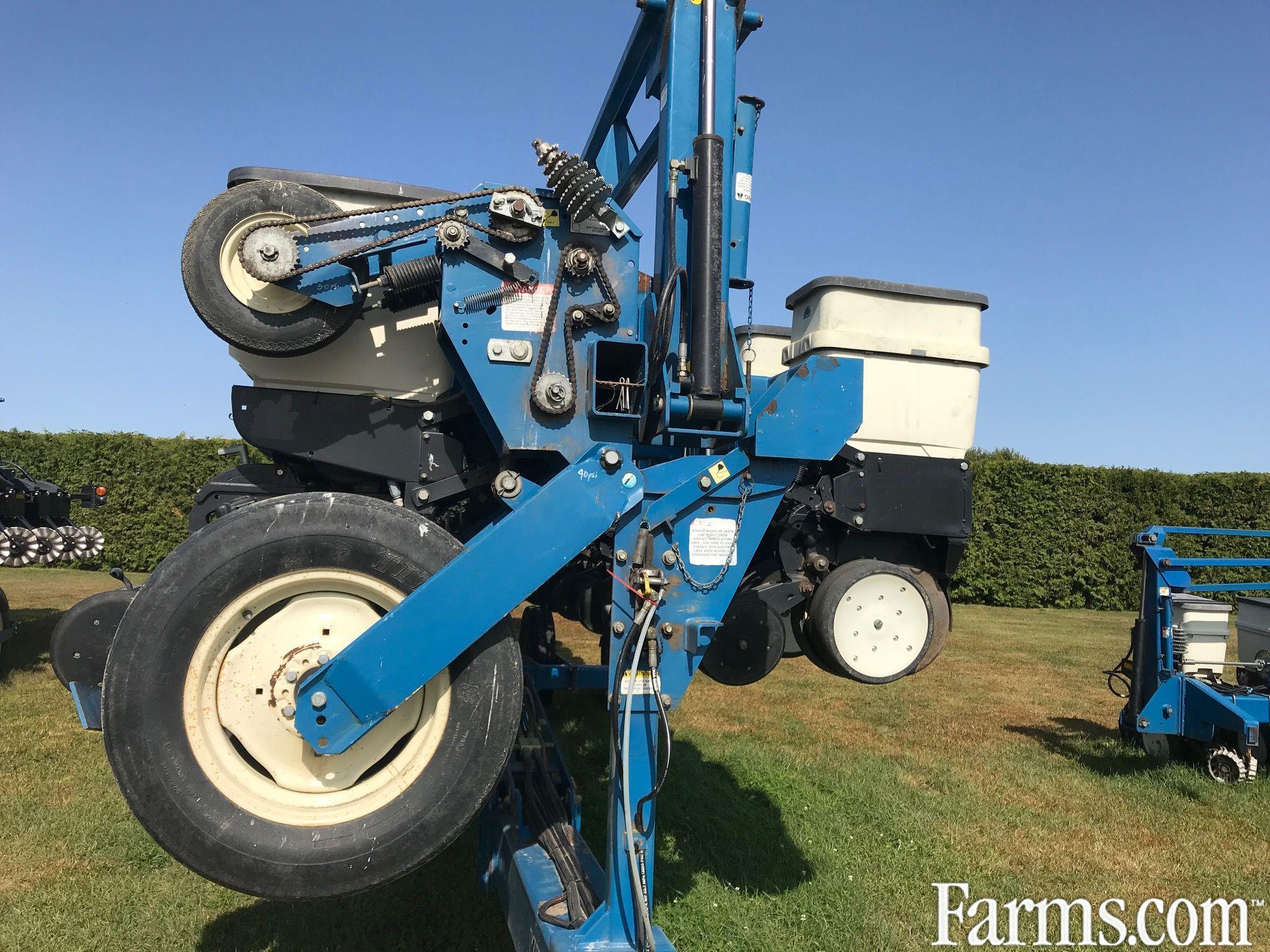 Kinze 3600 16RN Planters for Sale