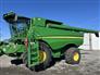 John Deere 2013 S680 Combines