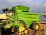 John Deere 2017 S690 Combines