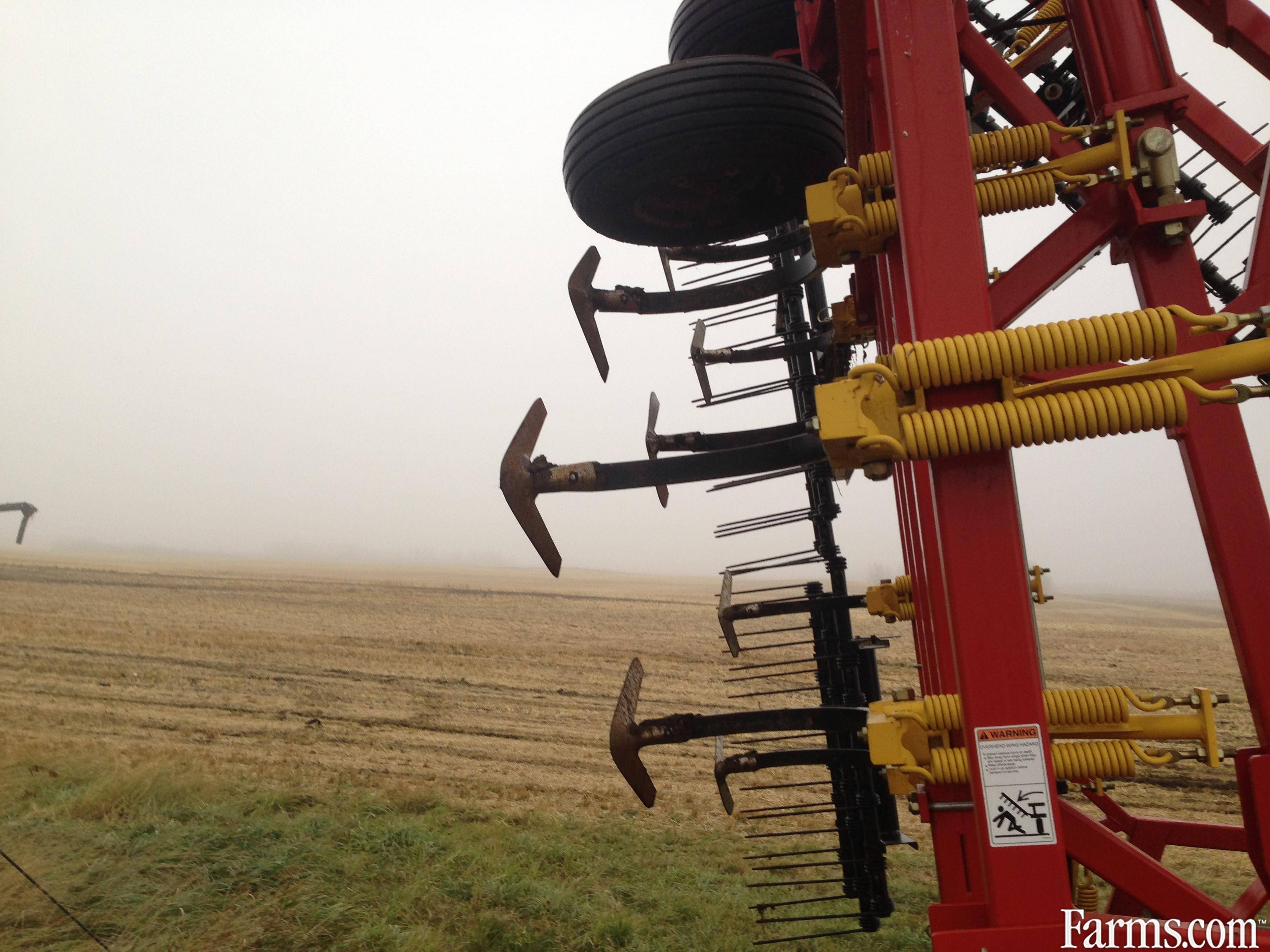 Bourgault 2012 8910 Field Cultivators for Sale