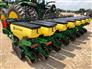 John Deere 2023 1735 Planters