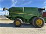 John Deere 2013 S680 Combines