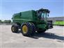 John Deere 2013 S690 Combines