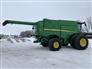 John Deere 2016 S670 Combines