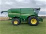 John Deere 2013 S680 Combines