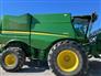 John Deere 2017 S680 Combines