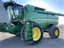 John Deere 2013 S680 Combines