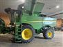 John Deere 2016 S690 Combines