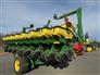 John Deere 2022 1745 Planters