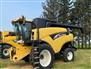 Used 2005 New Holland CR940 Combine
