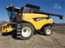 Used 2005 New Holland CR940 Combine