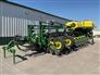 John Deere 2024 1775NT Planters