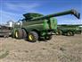 John Deere 2015 S680 Combines
