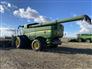 John Deere 2015 S670 Combines