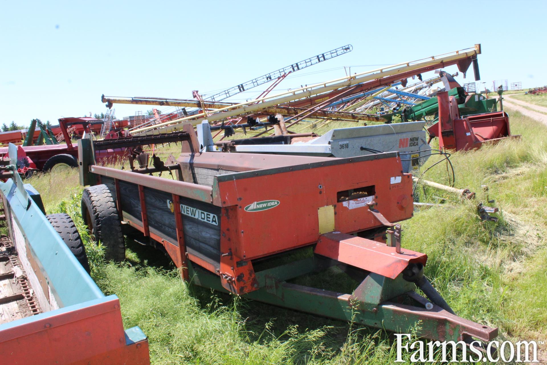 New Idea 214 Manure Spreader for Sale | Farms.com