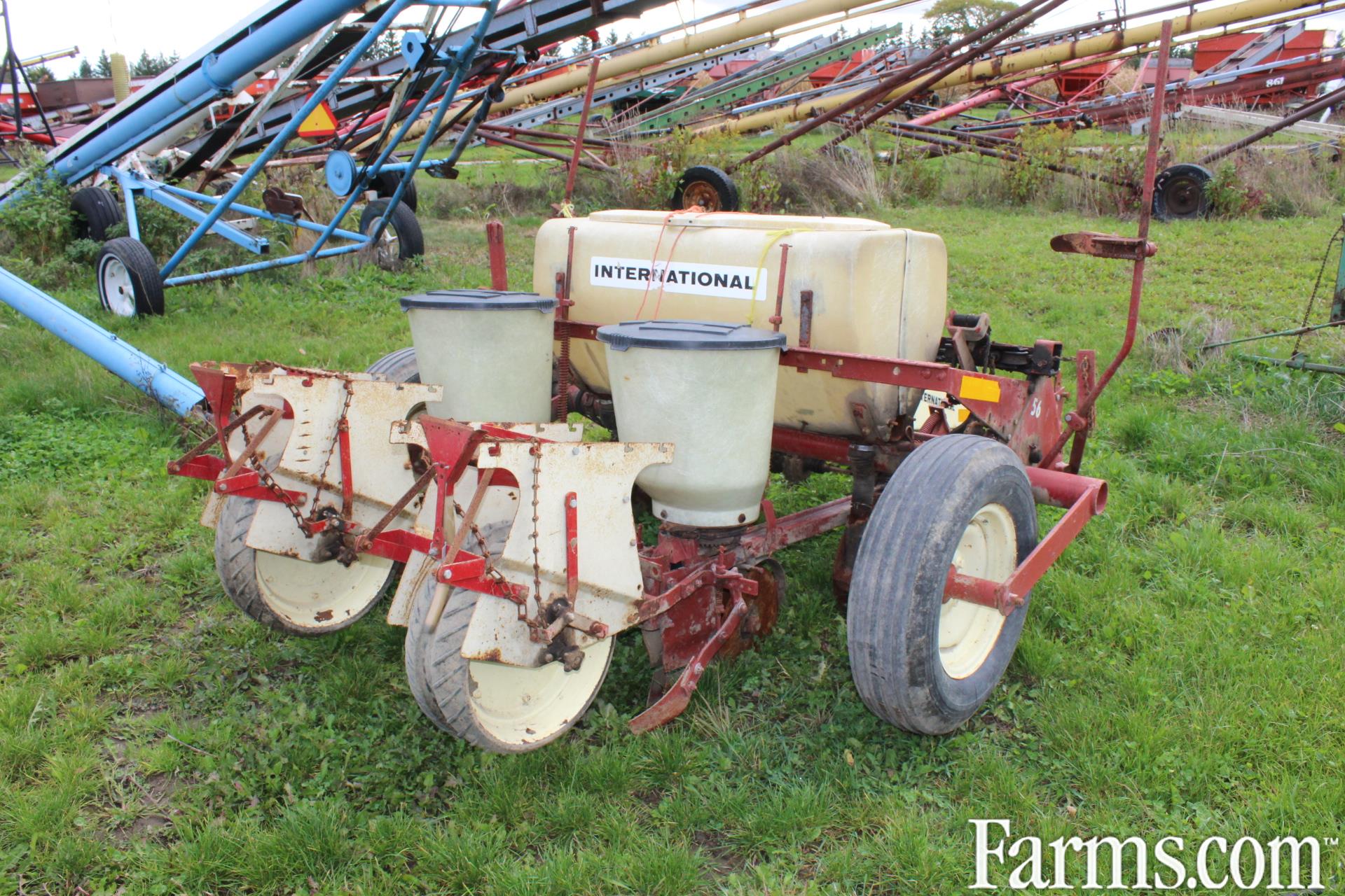 IH 2R Corn Planter for Sale
