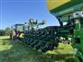 John Deere 2025 1775NT Planters