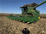 John Deere 2023 C12F Headers - Corn