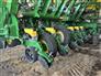 John Deere 2022 1795 Planters