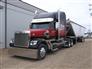 Freightliner 2011 Coronado XL Conventional Trucks W / Sleeper