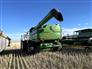 John Deere 2016 S690 Combines