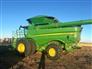 John Deere 2015 S680 Combines
