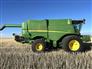 John Deere 2016 S690 Combines