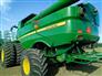 John Deere 2016 S690 Combines