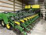 John Deere 2022 DB60 Planters