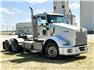 2010 Kenworth T800 Day Cab 10speed Man. for Sale